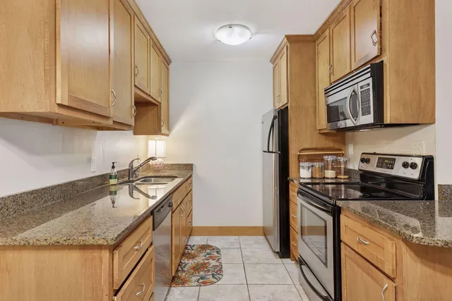 $119,950 | 9143 Olson Mem Highway, Unit 306, Golden Valley, MN 55427