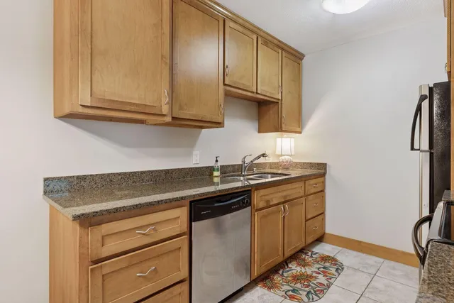 $119,950 | 9143 Olson Mem Highway, Unit 306, Golden Valley, MN 55427
