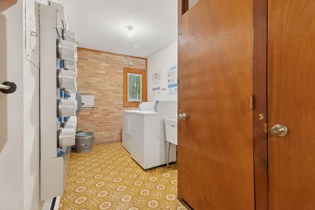 $119,950 | 9143 Olson Mem Highway, Unit 306, Golden Valley, MN 55427