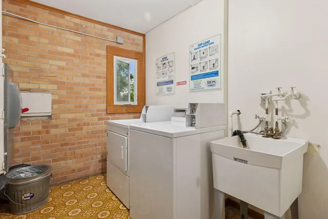 $119,950 | 9143 Olson Mem Highway, Unit 306, Golden Valley, MN 55427