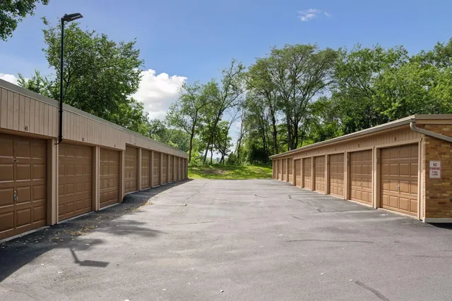 $119,950 | 9143 Olson Mem Highway, Unit 306, Golden Valley, MN 55427