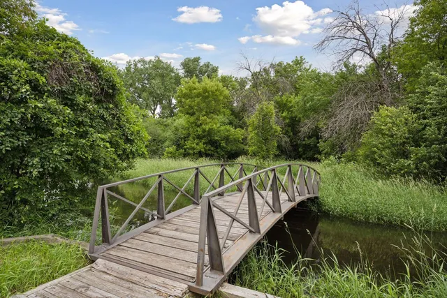 $119,950 | 9143 Olson Mem Highway, Unit 306, Golden Valley, MN 55427