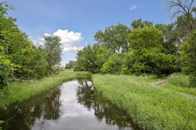 $119,950 | 9143 Olson Mem Highway, Unit 306, Golden Valley, MN 55427