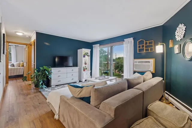 $119,950 | 9143 Olson Mem Highway, Unit 306, Golden Valley, MN 55427