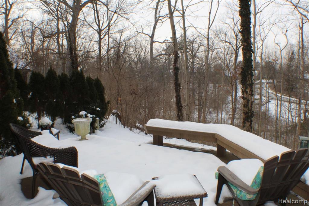 30825 Timberbrook Lane Bingham Farms, MI 48025 - Photo 2 of 24