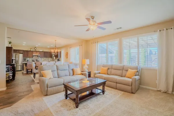 $465,000 | 1116 West Muir Way, Hanford, CA 93230