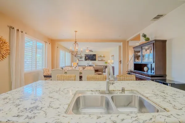 $465,000 | 1116 West Muir Way, Hanford, CA 93230