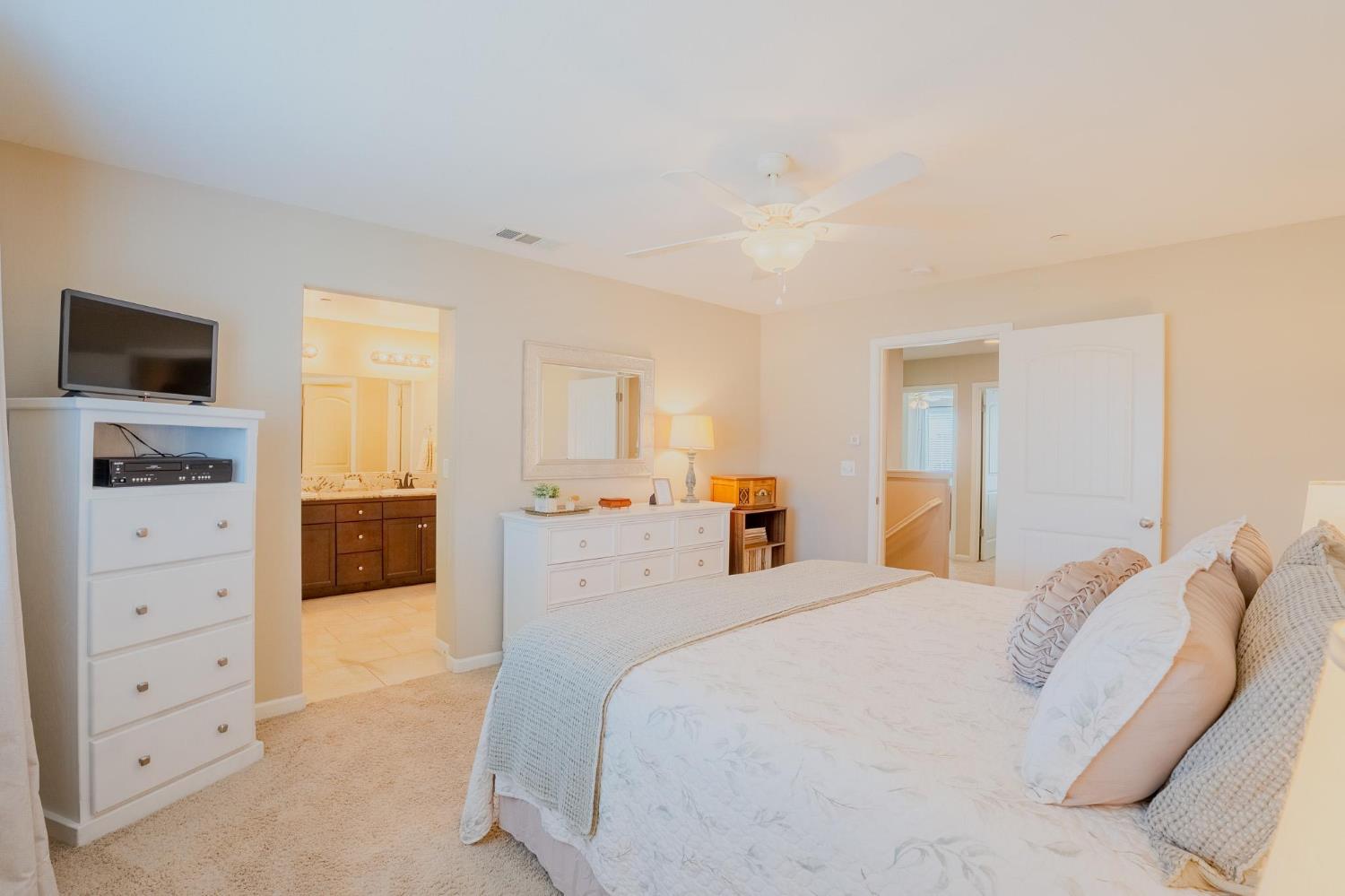 1116 West Muir Way Hanford, CA 93230 - Photo 30 of 54