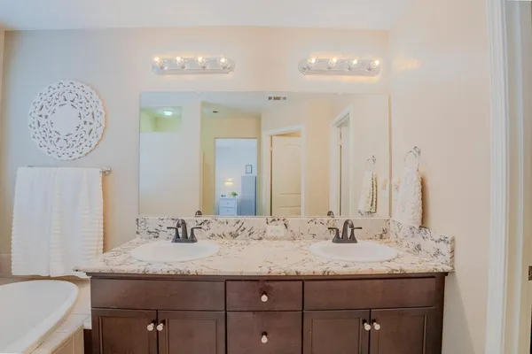 $465,000 | 1116 West Muir Way, Hanford, CA 93230