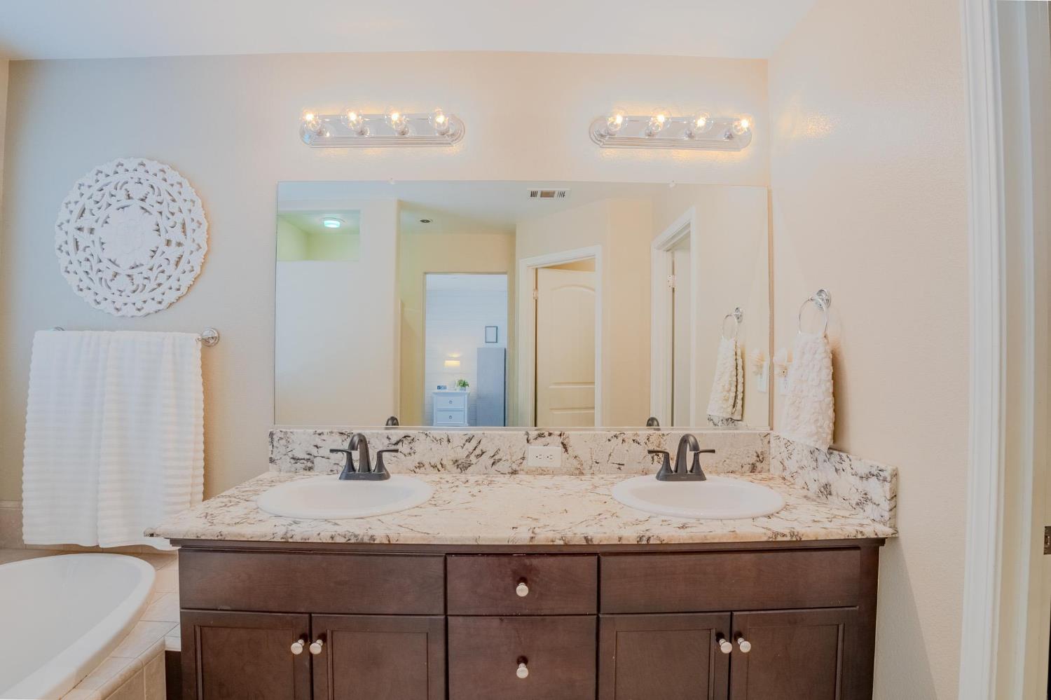 1116 West Muir Way Hanford, CA 93230 - Photo 33 of 54