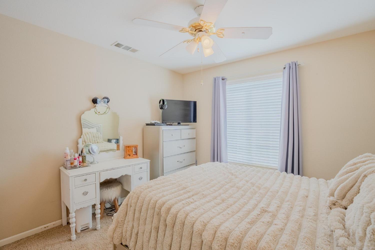 1116 West Muir Way Hanford, CA 93230 - Photo 38 of 54