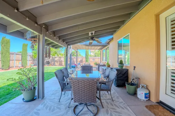 $465,000 | 1116 West Muir Way, Hanford, CA 93230