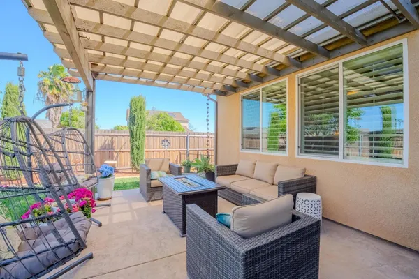 $465,000 | 1116 West Muir Way, Hanford, CA 93230