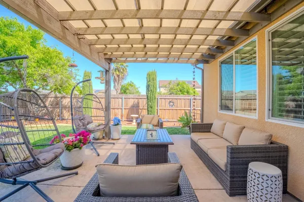 $465,000 | 1116 West Muir Way, Hanford, CA 93230