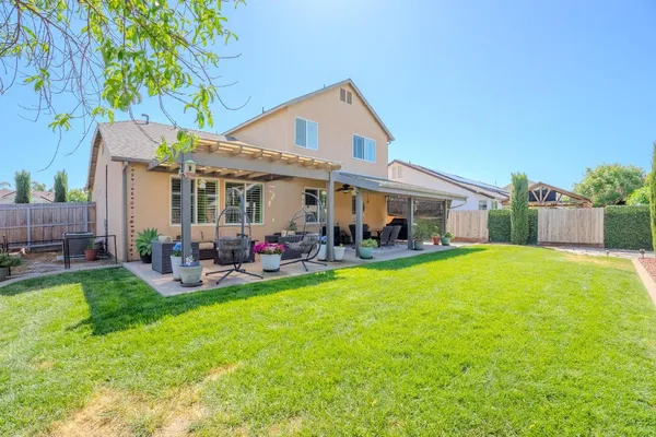 $465,000 | 1116 West Muir Way, Hanford, CA 93230