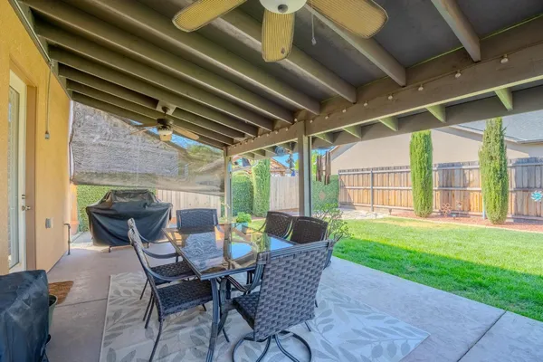 $465,000 | 1116 West Muir Way, Hanford, CA 93230