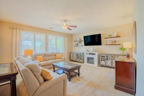 $465,000 | 1116 West Muir Way, Hanford, CA 93230