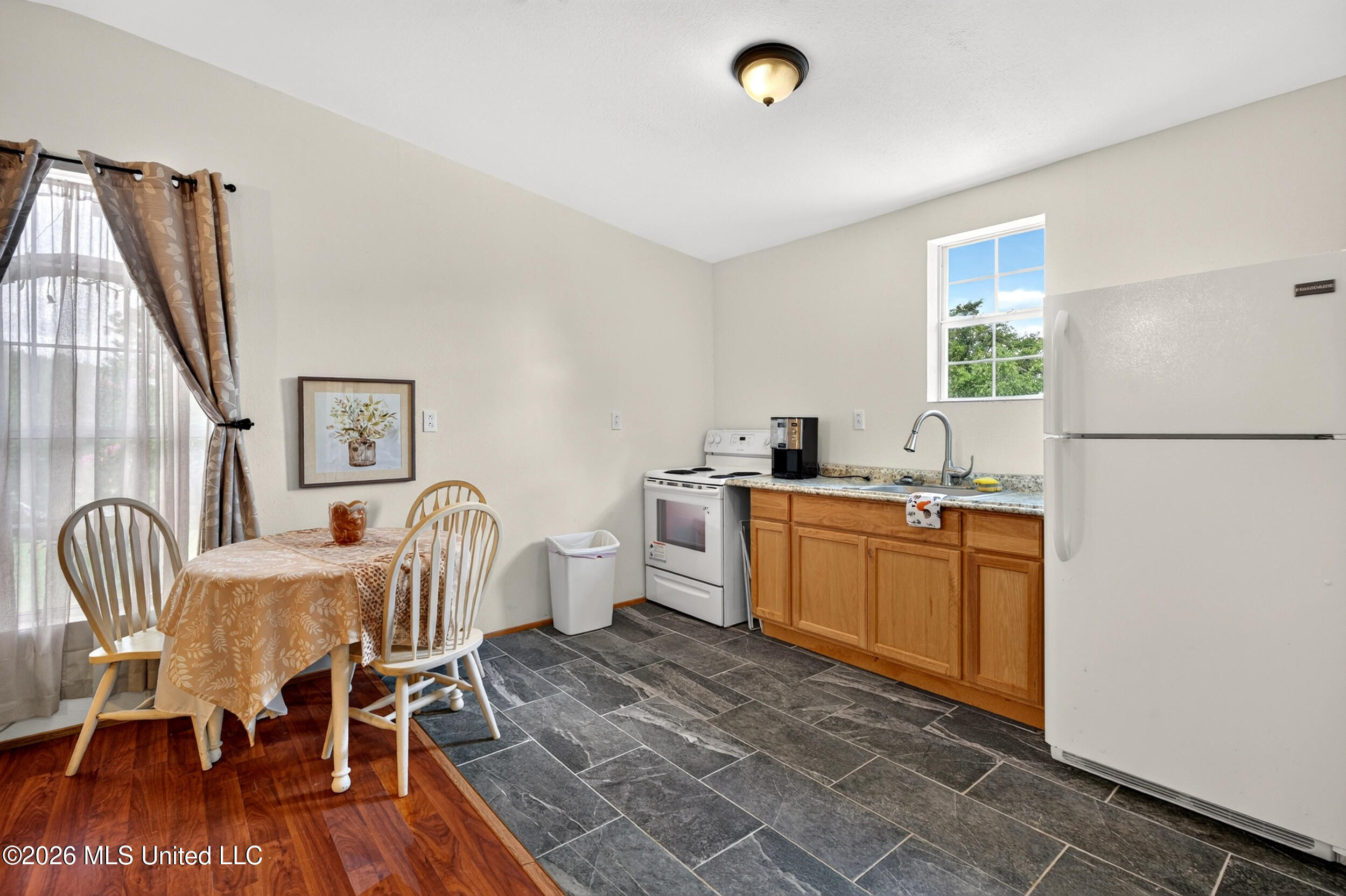 574 Slade Woodward Road Poplarville, MS 39470 - Photo 59 of 106 60_upstairs_apartment_kitchen