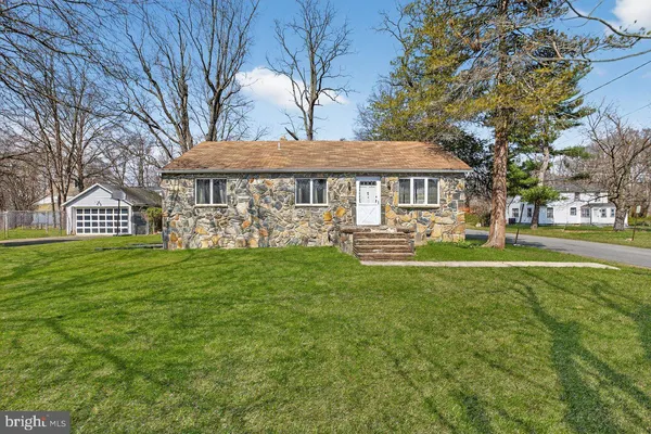 $300,000 | 104 King Avenue, Ewing, NJ 08638