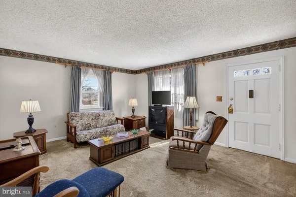 $300,000 | 104 King Avenue, Ewing, NJ 08638