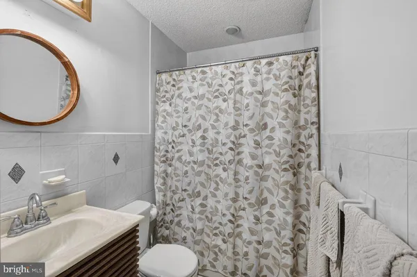 $300,000 | 104 King Avenue, Ewing, NJ 08638