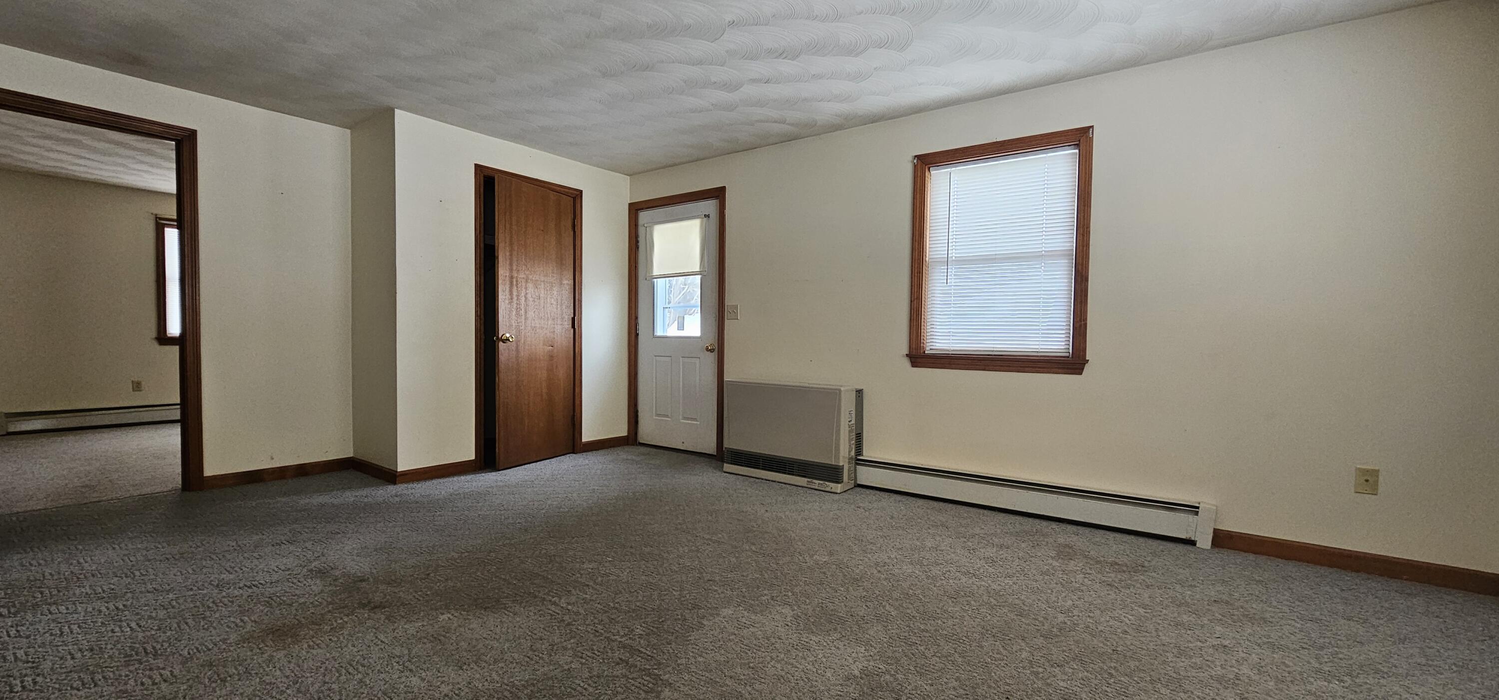 30 Hazelwood Avenue Waterville, ME 04901 - Photo 4 of 11 04.Livingroom