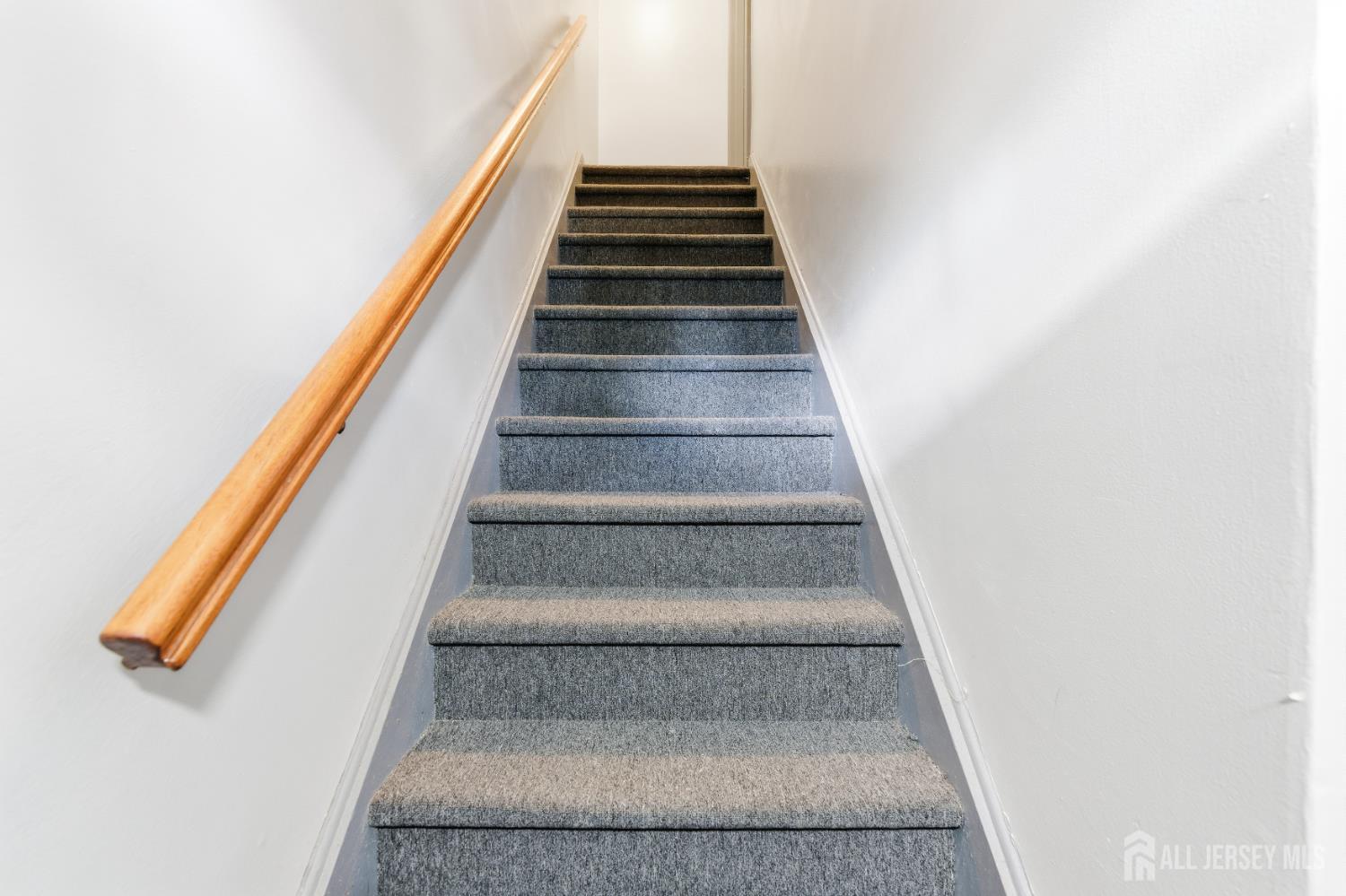 37B Garfield Park, Unit B Edison, NJ 08837 - Photo 4 of 18 a view of entryway