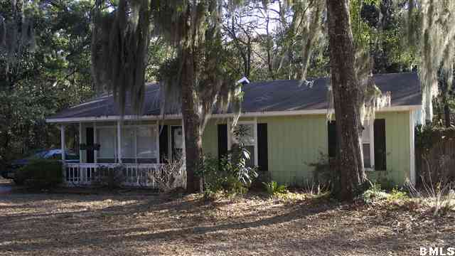34 Hewlett Road Beaufort, SC 29907 - Photo 1 of 9 Primary Photo