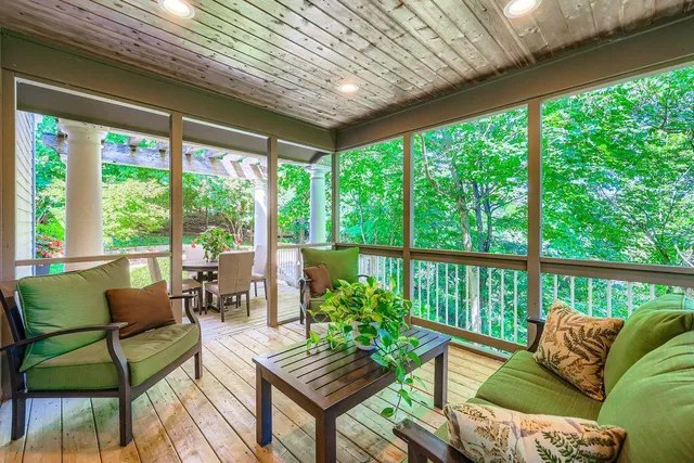 $899,000 | 3900 Hillcrest Way, Deephaven, MN 55391