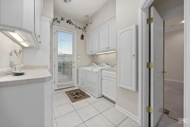 a picture of a wall with a white wall and a picture of a white wall