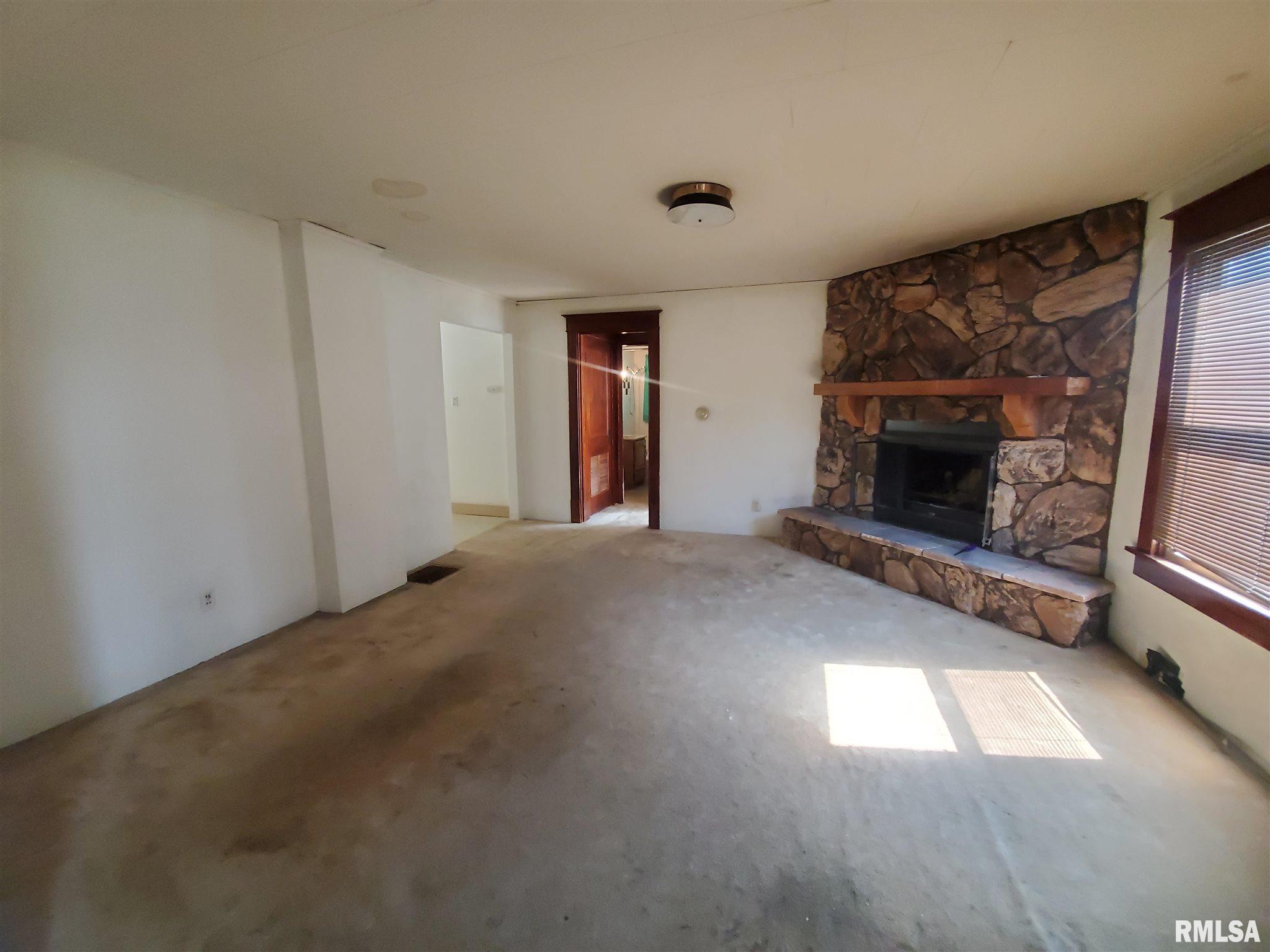1516 West Washington Street Springfield, IL 62702 - Photo 11 of 13 Gallery Image 11