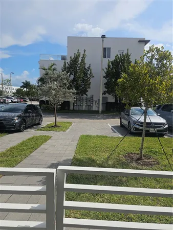$3,250 | 10250 Northwest 66th Street, Unit 105, Doral, FL 33178