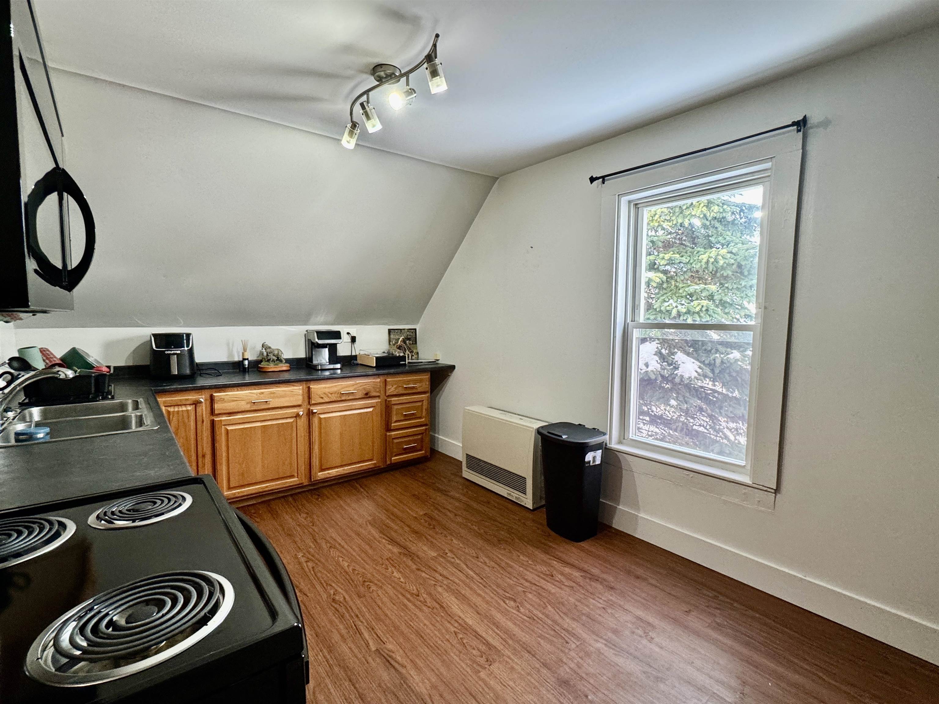 35 Spring Street Newport, VT 05855 - Photo 5 of 21