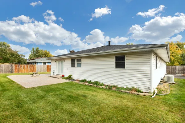 $3,250 | 1013 Stonegate Road, New Lenox, IL 60451