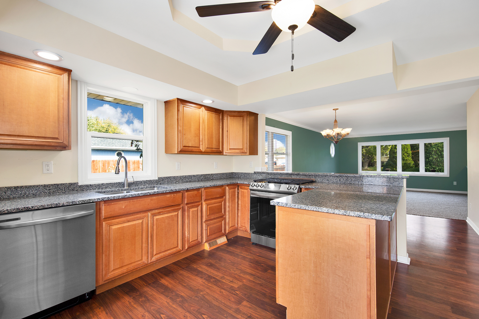 1013 Stonegate Road New Lenox, IL 60451 - Photo 6 of 25