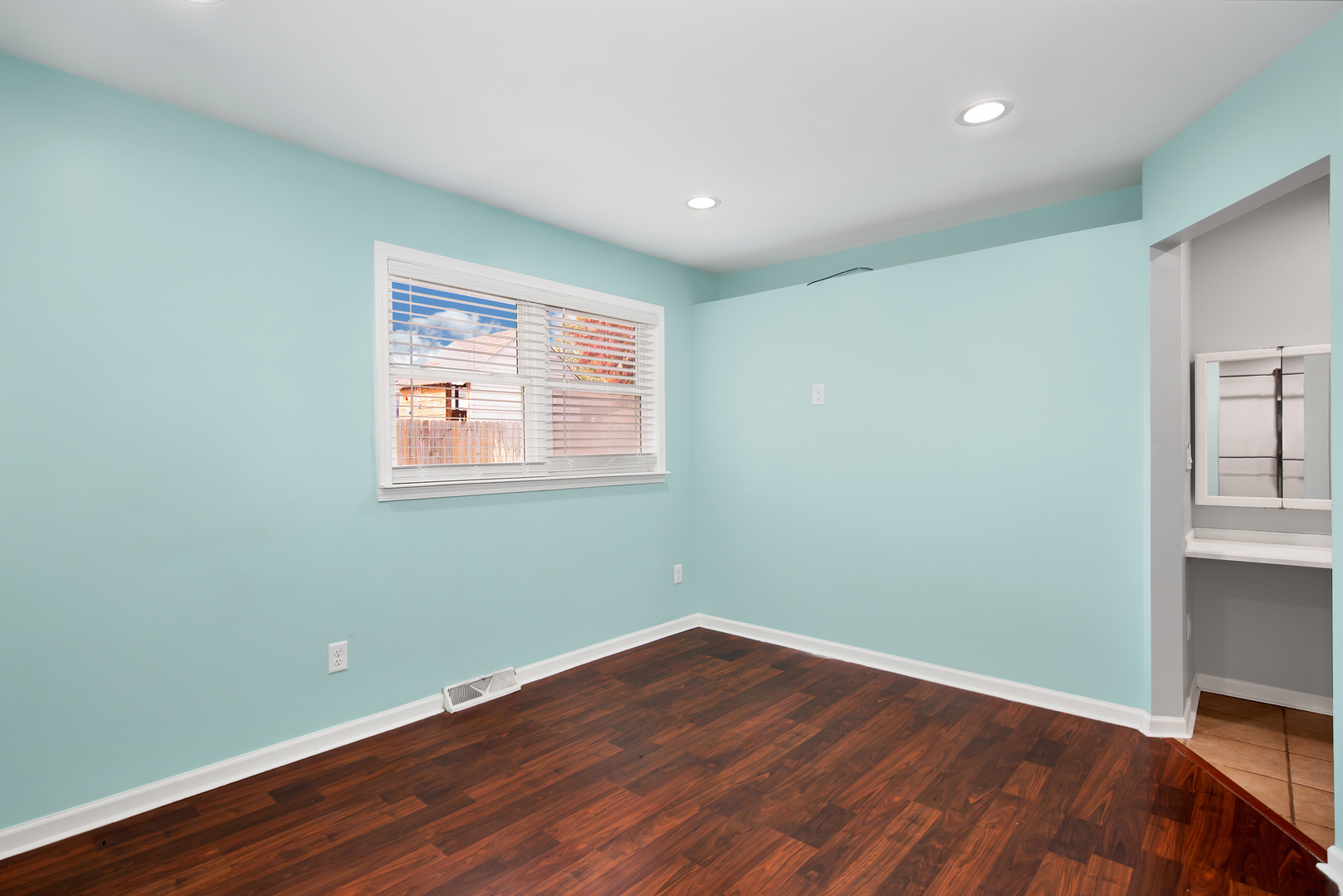 1013 Stonegate Road New Lenox, IL 60451 - Photo 9 of 25