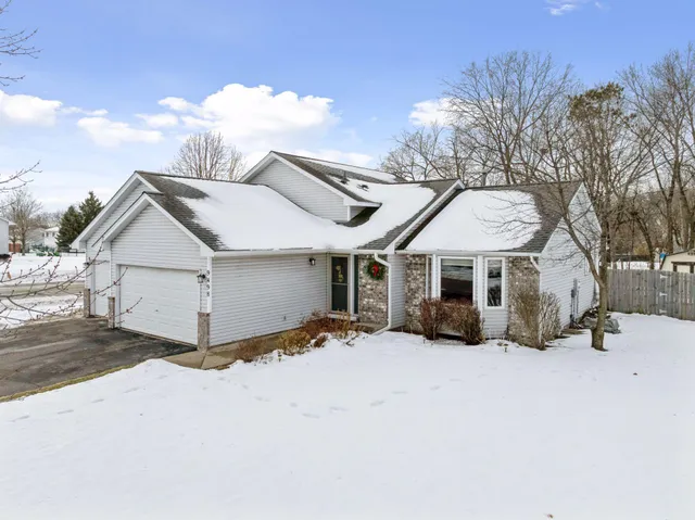 $375,000 | 9498 Hamlet Avenue South, Cottage Grove, MN 55016