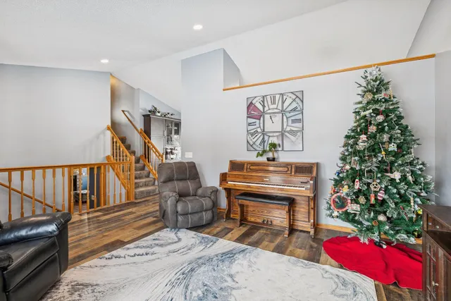 $375,000 | 9498 Hamlet Avenue South, Cottage Grove, MN 55016