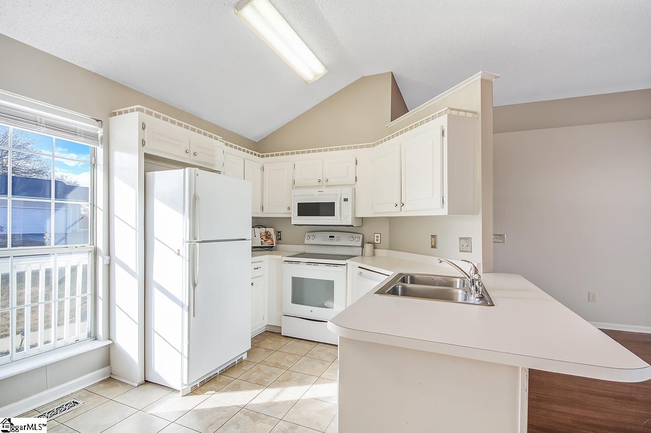 435 Timberview Lane Simpsonville, SC 29681 - Photo 12 of 25 Gallery Image 12