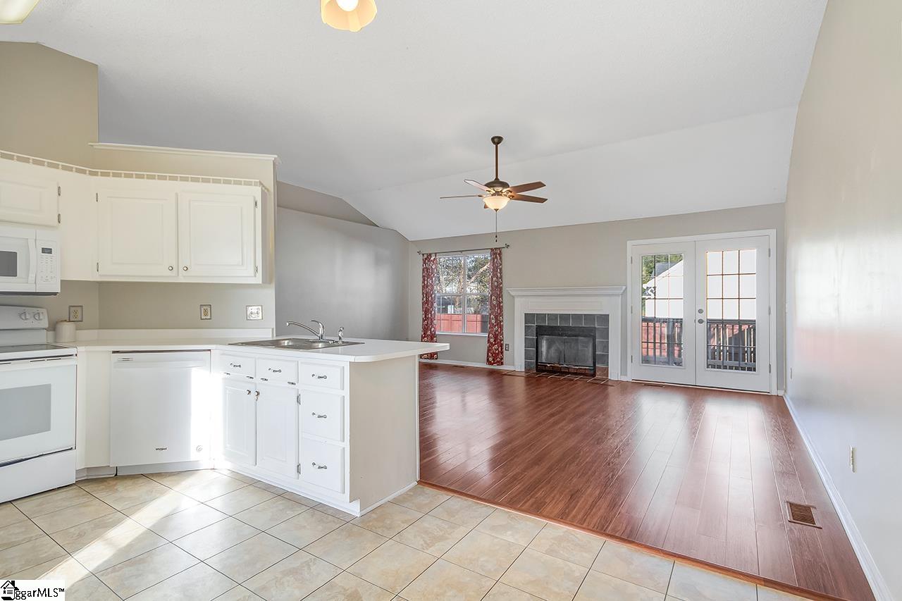 435 Timberview Lane Simpsonville, SC 29681 - Photo 6 of 25 Gallery Image 6