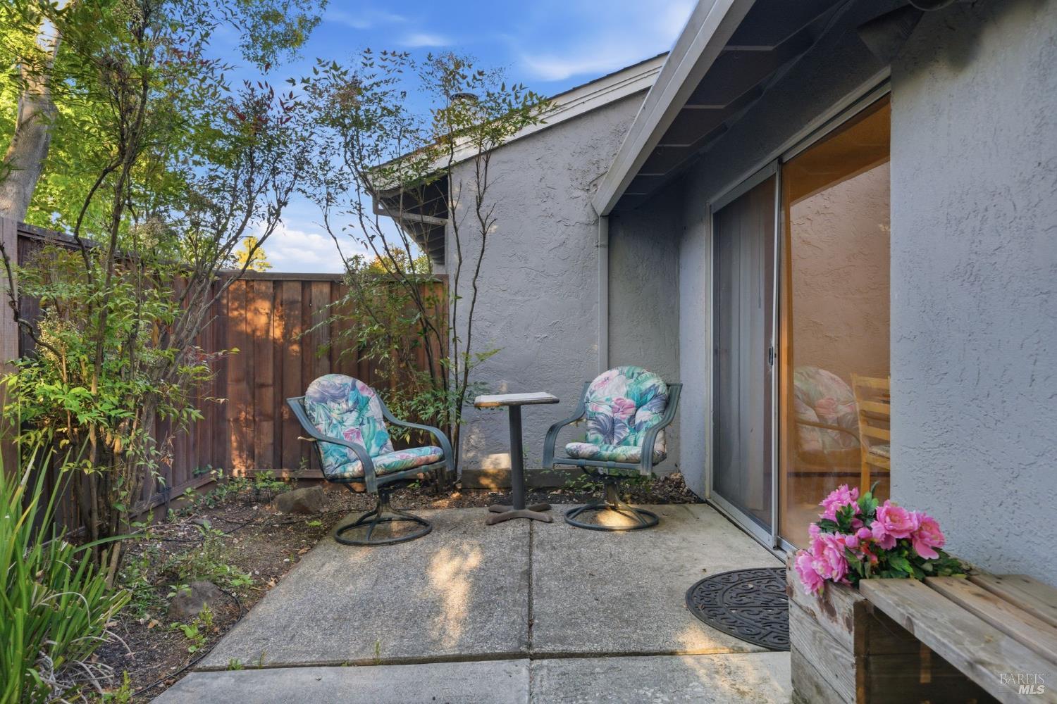514 Racquet Club Circle Rohnert Park, CA 94928 - Photo 29 of 39 a backyard of a house with seating space