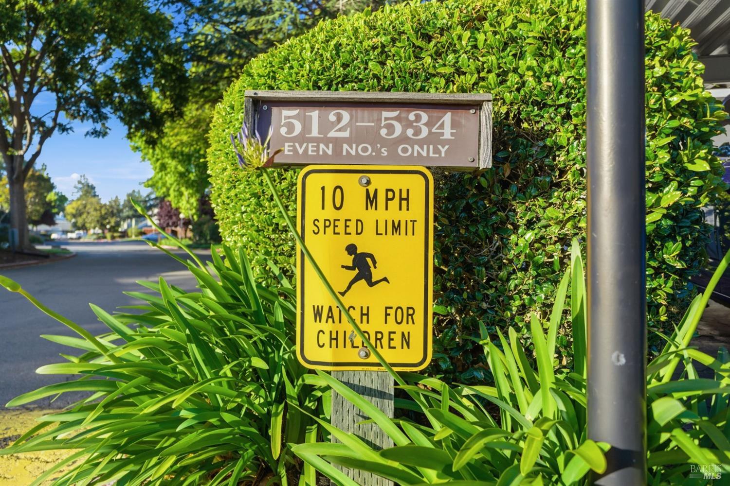 514 Racquet Club Circle Rohnert Park, CA 94928 - Photo 38 of 39 a sign that is on a pole