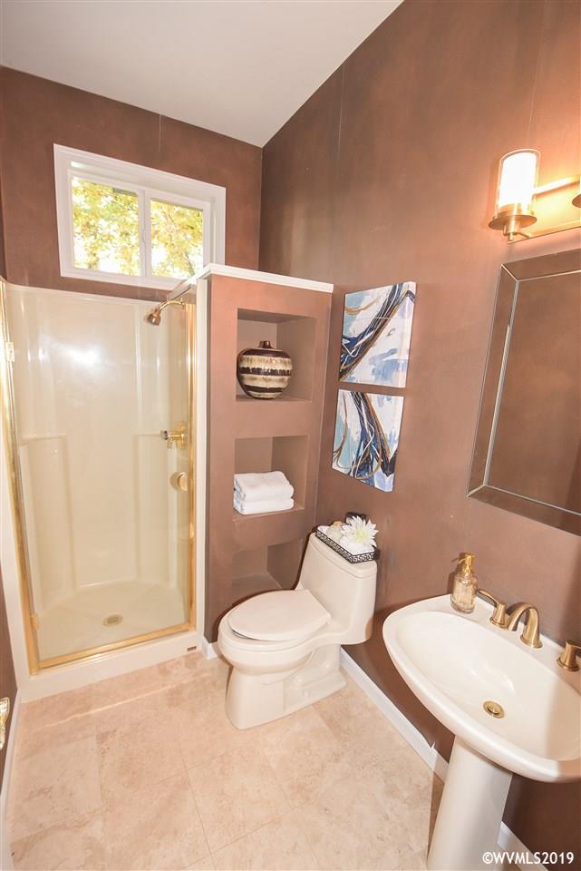 6301 River Road South Salem, OR 97302 - Photo 14 of 34