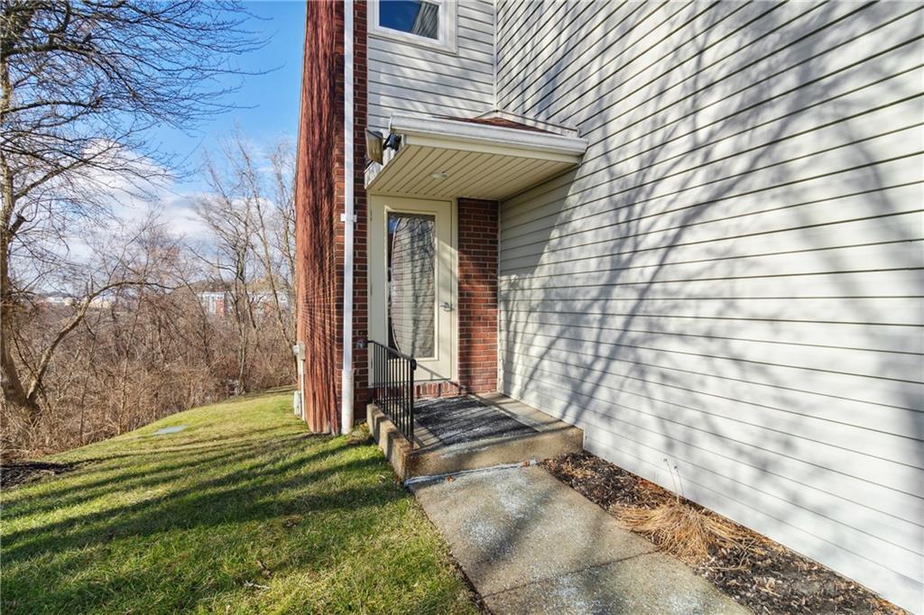 1510 Kenzie Road Pittsburgh, PA 15205 - Photo 3 of 21 Gallery Image 3