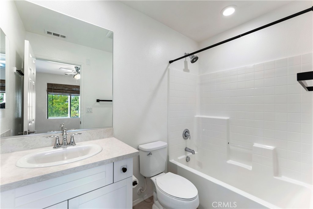 2890 Silver Medal Road, Unit 9 Chula Vista, CA 91915 - Photo 18 of 31 Secondary Bathroom
*Photos have been digitallyenhanced