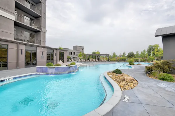 $915,000 | 717 Riverside Drive, Unit 609/610, Memphis, TN 38103