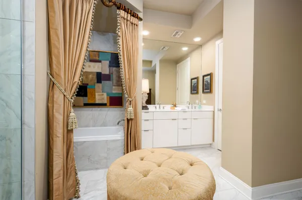 $915,000 | 717 Riverside Drive, Unit 609/610, Memphis, TN 38103