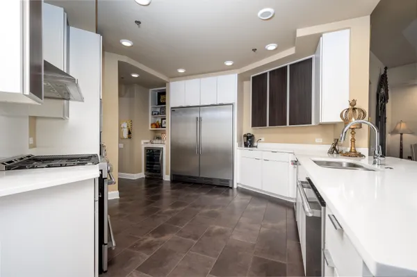 $915,000 | 717 Riverside Drive, Unit 609/610, Memphis, TN 38103