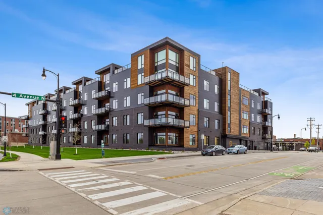 $449,900 | 200 4th Avenue North, Unit 102, Fargo, ND 58102