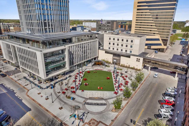 $449,900 | 200 4th Avenue North, Unit 102, Fargo, ND 58102